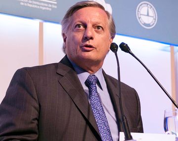 Aranguren anunció un desdoblamiento en la suba de la tarifa de la luz