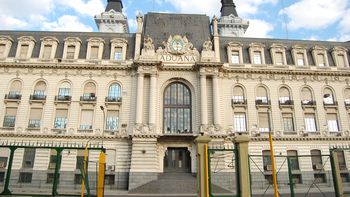 el gobierno anuncio el desplazamiento del director general de aduanas el gobierno anuncio el desplazamiento del director general de aduanas