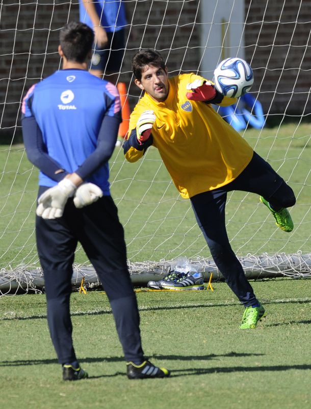 En medio del escándalo, Orion se retiró de la práctica de Boca: tiene gastroenteritis