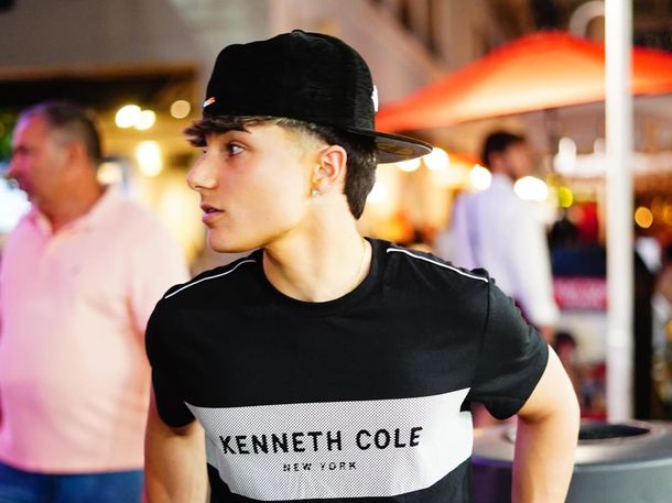 Escándalo con el actor de Disney Santiago Motolo por un video en el que se lo ve disparando en la Villa 31