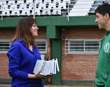 Lucía Barbuto, presenta de Banfield - Crédito: @Mundo_Banfield