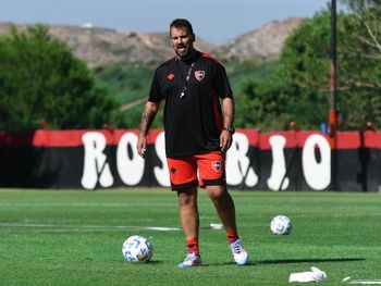 Cristian Fabbiani dirigió su primer entrenamiento con Newells: las imágenes