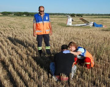 Tragedia en La Pampa: una mujer murió al estrellarse en un campo con un planeador