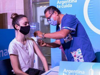 ¿Quiénes serán los primeros en recibir la tercera dosis?