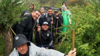 aventura en las sierras: tevez desafio la altura y conquisto el champaqui aventura en las sierras: tevez desafio la altura y conquisto el champaqui