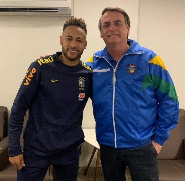 Neymar apoyó a Bolsonaro en un video y lo insultaron por las redes