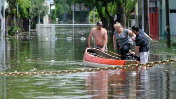 mas de 400 evacuados en lujan mas de 400 evacuados en lujan