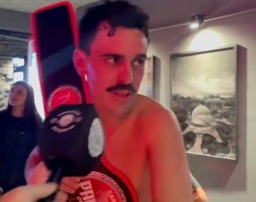 Picante festejo de Manu Jove tras noquear a Mariano Pérez: Para Carajo con el cu...