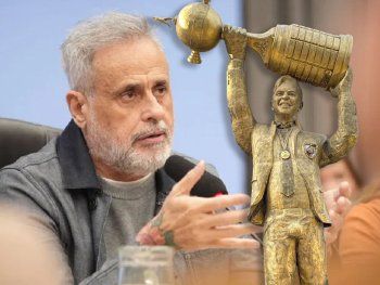 Rial pidió dinamitar la estatua de Gallardo: los motivos