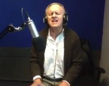 El mini recital de César Banana Pueyrredón en De caño vale doble