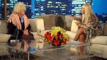 Gasalla con Susana en su personaje de La Abuela Gasalla con Susana en su personaje de La Abuela