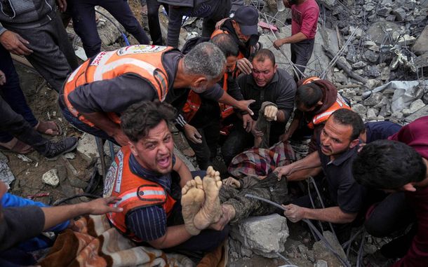 Bombardeos israelíes dejan más muerte en Gaza.