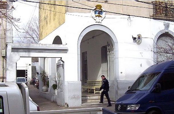 Descubrieron a una viuda negra de 21 años que actuaba vía Facebook