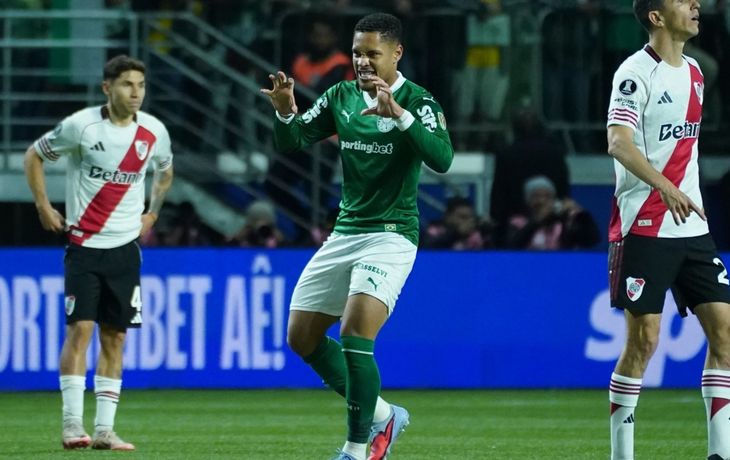 El gol de Vitor Roque para poner a Palmeiras arriba en la serie contra River