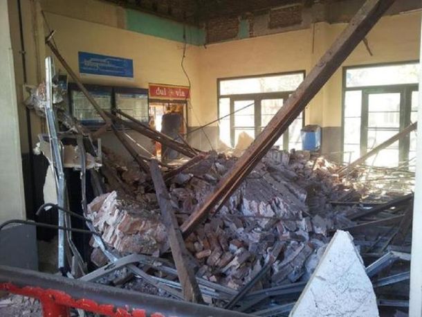 VIDEO: Así se desplomó el techo de la estación Bernal del tren Roca