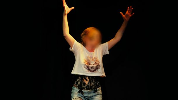 Famosa actriz confesó: Que no muestre mi vida no quiere decir que sea gay