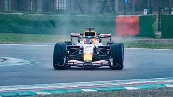 video: el accidente de arvid lindblad en su primera vuelta con el auto 2026 de la f1 video: el accidente de arvid lindblad en su primera vuelta con el auto 2026 de la f1