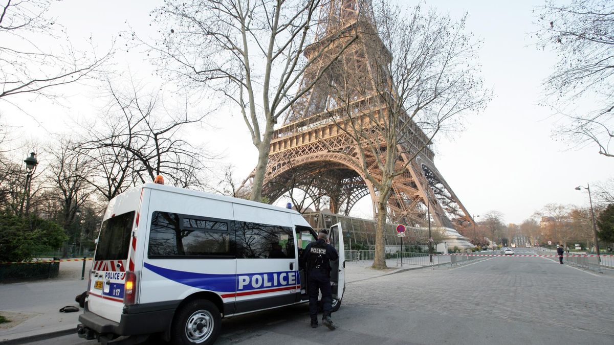 Evacuaron otra vez la torre Eiffel por amenaza de bomba
