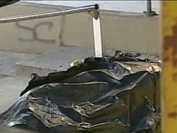 Hallan muerto a un hombre en Plaza Houssay