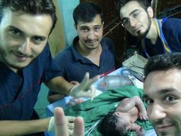 medicos sirios salvan a una nina que nacio con un proyectil en la cara medicos sirios salvan a una nina que nacio con un proyectil en la cara