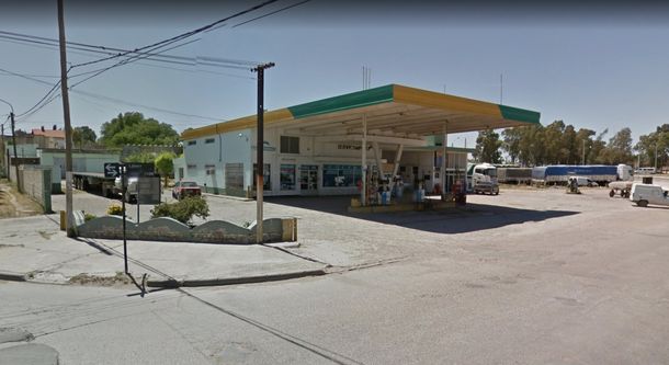 La estación de servicio está ubicada en las calles Láinez y Provincias Unidas