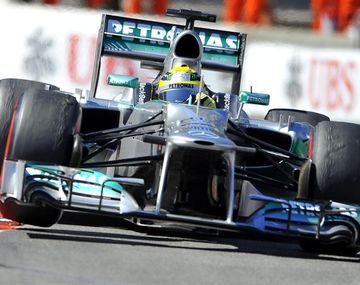 Rosberg ganó una carrera espectacular en Gran Bretaña