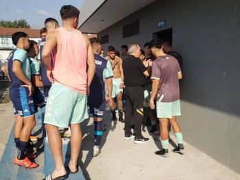 Se suspendió San Telmo vs Aldosivi por una bomba que hirió a un DT