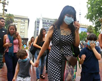 Provincia: se podr&aacute; salir a la calle con dos hijos por vez, siempre con tapabocas y alcohol en gel