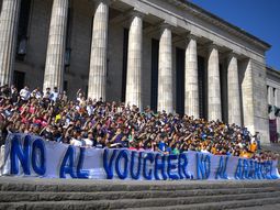 la federacion universitaria se manifesto contra de la educacion arancelada que propone milei la federacion universitaria se manifesto contra de la educacion arancelada que propone milei