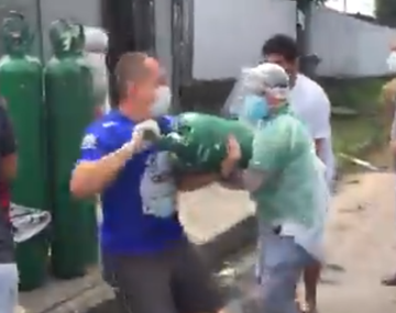 Colapso sanitario en Manaos: el video que muestra la desesperación por los tubos de oxígeno