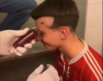 Se disfrazó de Ricardo Bochini en su viaje de egresados y se hizo viral