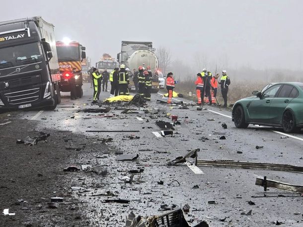 Siete hinchas del PAOK mueren en un accidente de tráfico en Rumanía.
