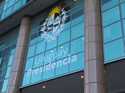 Luis Lacalle Pou promulgó la ley de la reforma de la seguridad social. Luis Lacalle Pou promulgó la ley de la reforma de la seguridad social.