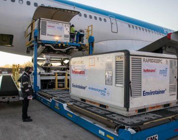 Hoy llega al país el sexto de los 10 vuelos previstos desde China con más dosis de la vacuna de Sinopharm