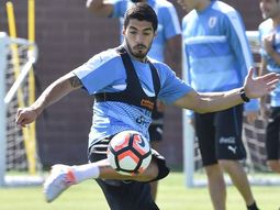 Luis Suárez estará frente a Argentina Luis Suárez estará frente a Argentina