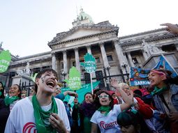 Aborto legal: el poroteo de los votos en Diputados y el Senado