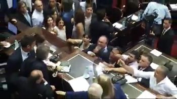 Pelea entre Monzó y Moreau Pelea entre Monzó y Moreau