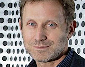 Dueño de la Suizo Argentina entregó a la Justicia un celular reseteado de fábrica