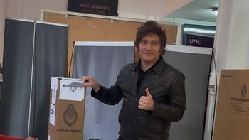 sin hablar con la prensa, milei emitio su voto: el presidente, lejos de los periodistas sin hablar con la prensa, milei emitio su voto: el presidente, lejos de los periodistas