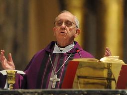 Bergoglio pidió que bauticen a los hijos de mujeres solteras