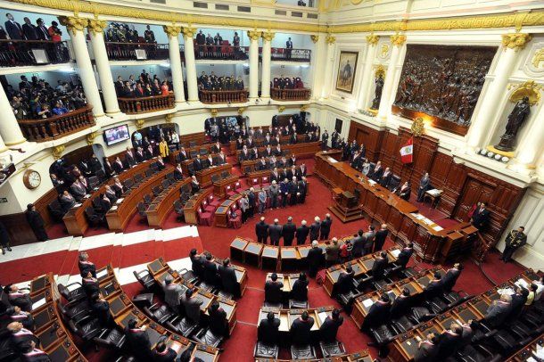 Perú: polémica ley del Congreso