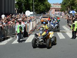 se llevo a cabo la largada simbolica del dakar 2015 hacia plaza de mayo se llevo a cabo la largada simbolica del dakar 2015 hacia plaza de mayo