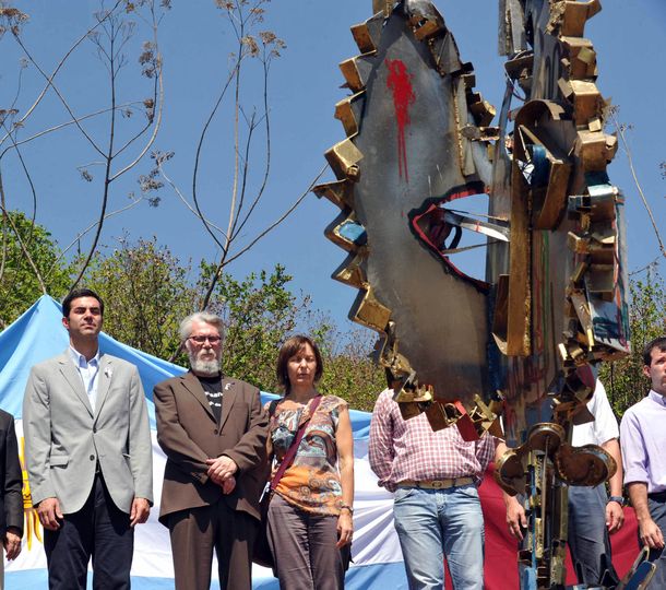 Un monumento en memoria de las francesas asesinadas en Salta