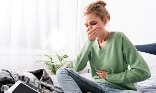 Covid-19: identifican tres síntomas estomacales generados por Ómicron