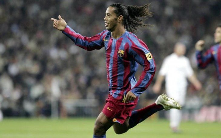 Ronaldinho volverá a jugar en el Barcelona