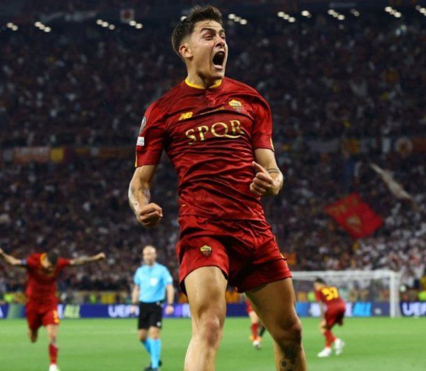 El gol de Paulo Dybala para el 1-0 de Roma sobre Sevilla en la final