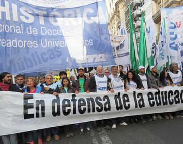 Los docentes le contestaron a Finocchiaro: Ve una conspiración en el lugar equivocado