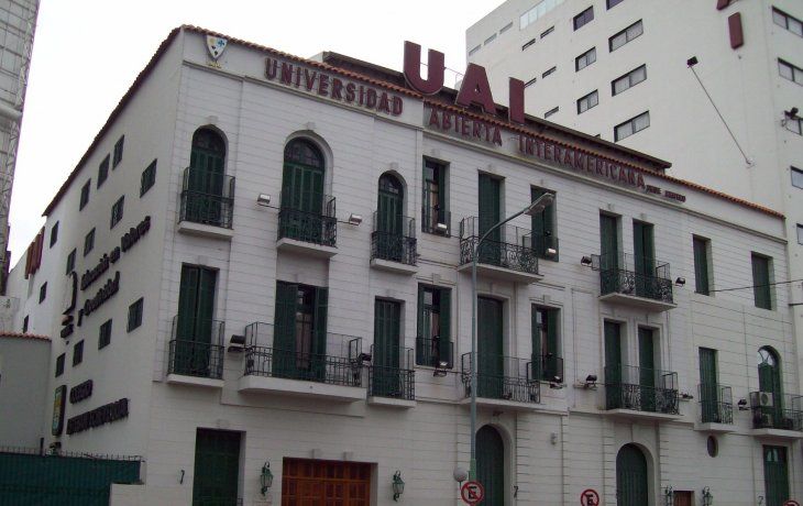 Una estudiante cayó del piso 11 de la UAI: cómo se encuentra