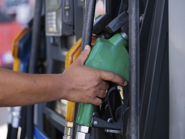 El precio de los combustibles en Uruguay es el más alto de América Latina.