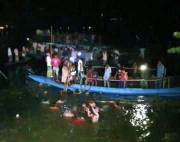 Al menos 19 muertos en colisión de dos barcos en Bangladesh